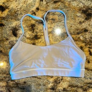 white lululemon sports bra